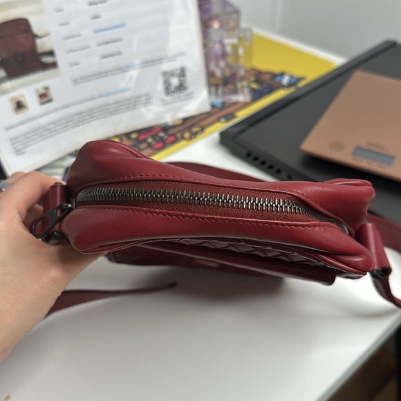 Bottega Veneta red leather crossbody bag - Picture 13 of 16
